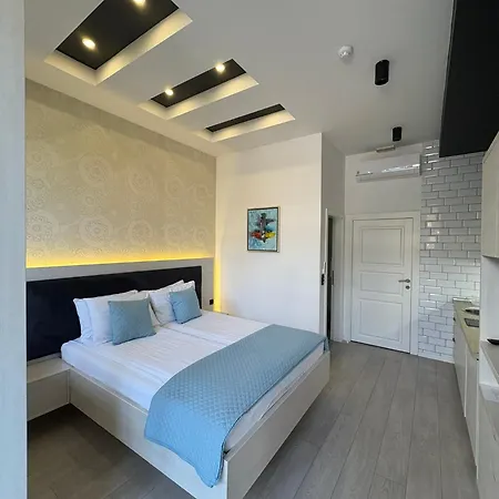 Apartment Boulevard *