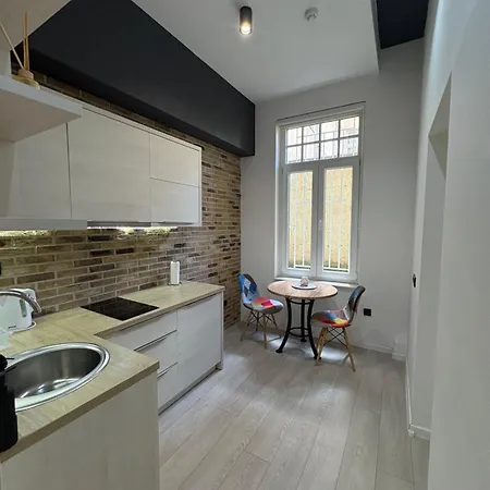 Apartment Boulevard *