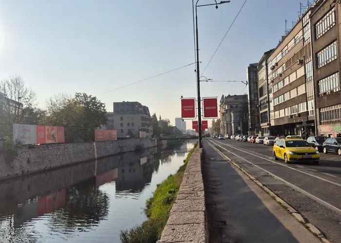 Boulevard Apartment *