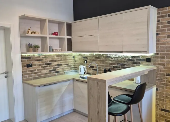 Boulevard Apartment *