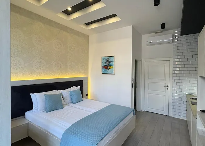 Apartment Boulevard *