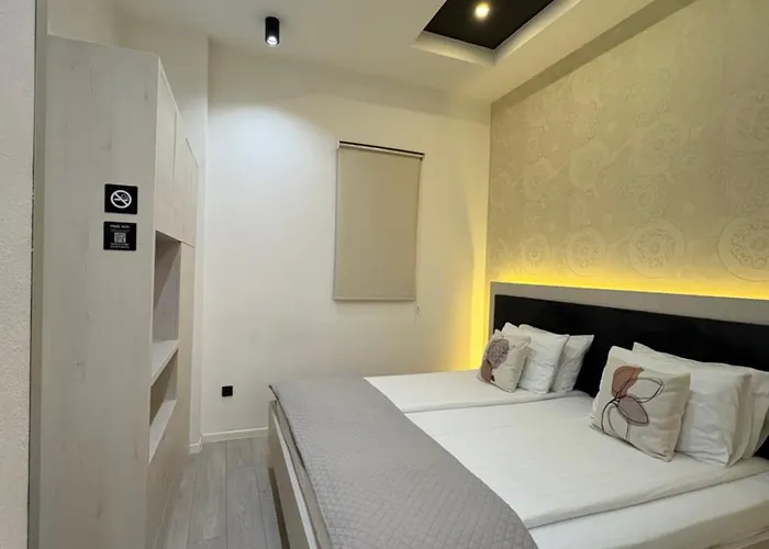 Boulevard Apartment *