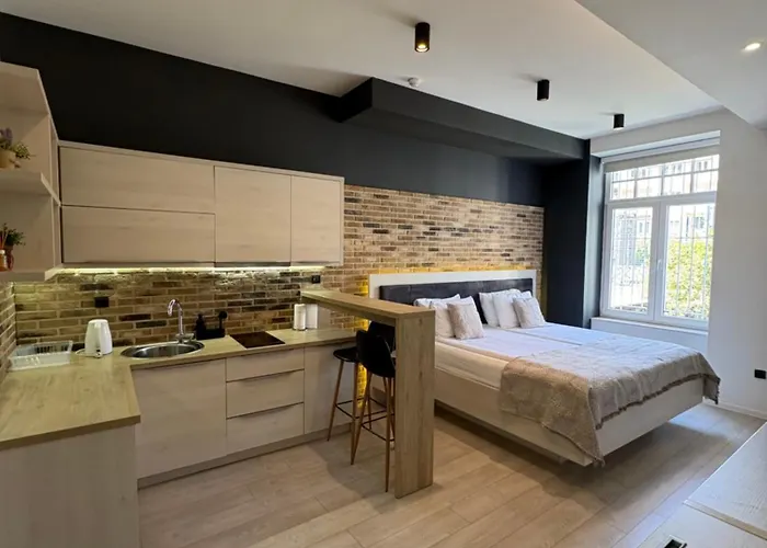 Boulevard Apartment *